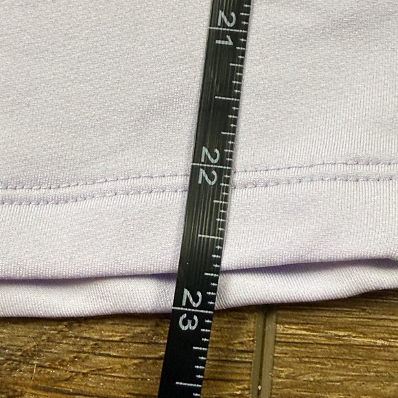 Under Armour Girls Cold Gear Longsleeve Crewneck Shirt Baselayer Lavender M NWT - Picture 3 of 12